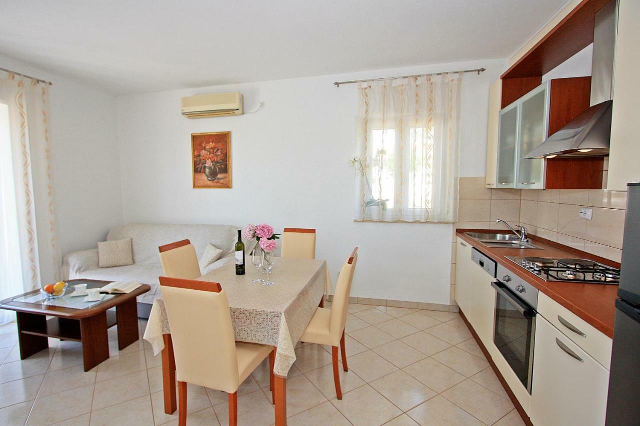 Apartment Igor Supetar Exterior photo